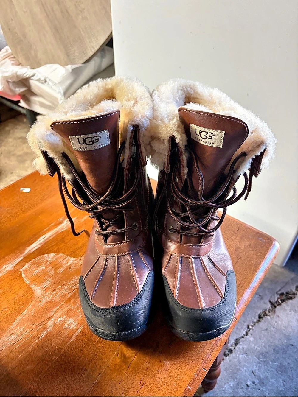 UGG F10011G Leather Winter Boots US 10